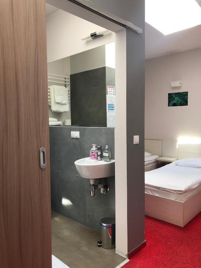 Hostel Promenada Rzeszów Extérieur photo