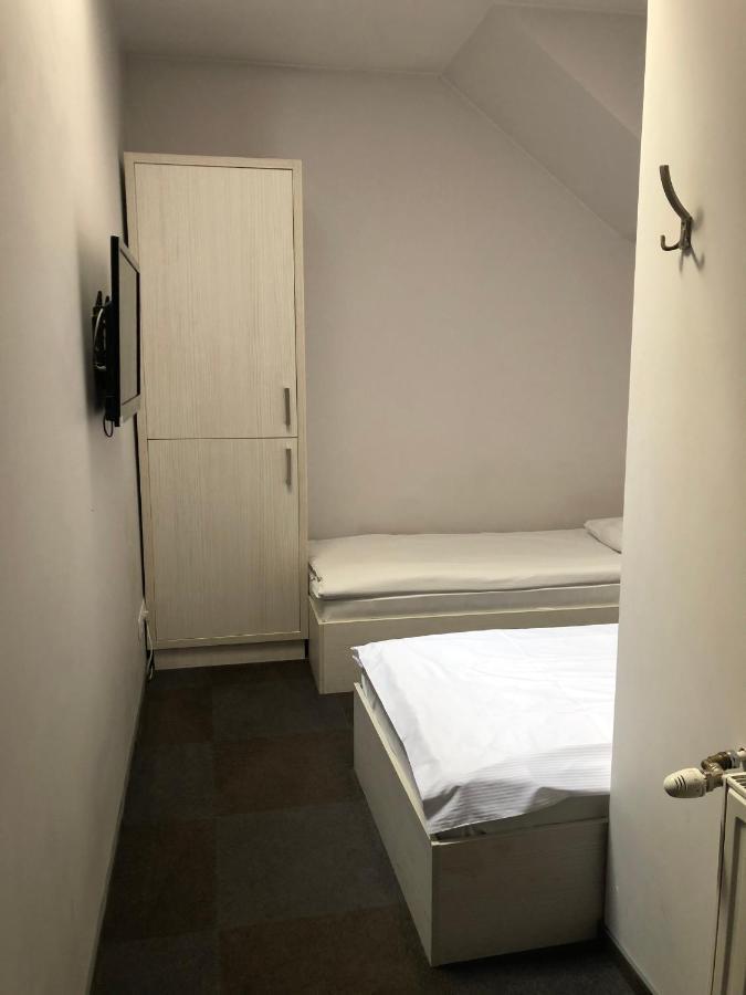 Hostel Promenada Rzeszów Extérieur photo