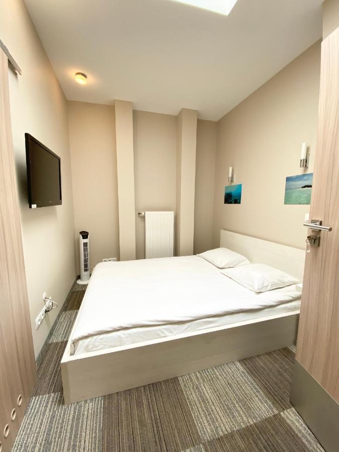 Hostel Promenada Rzeszów Extérieur photo