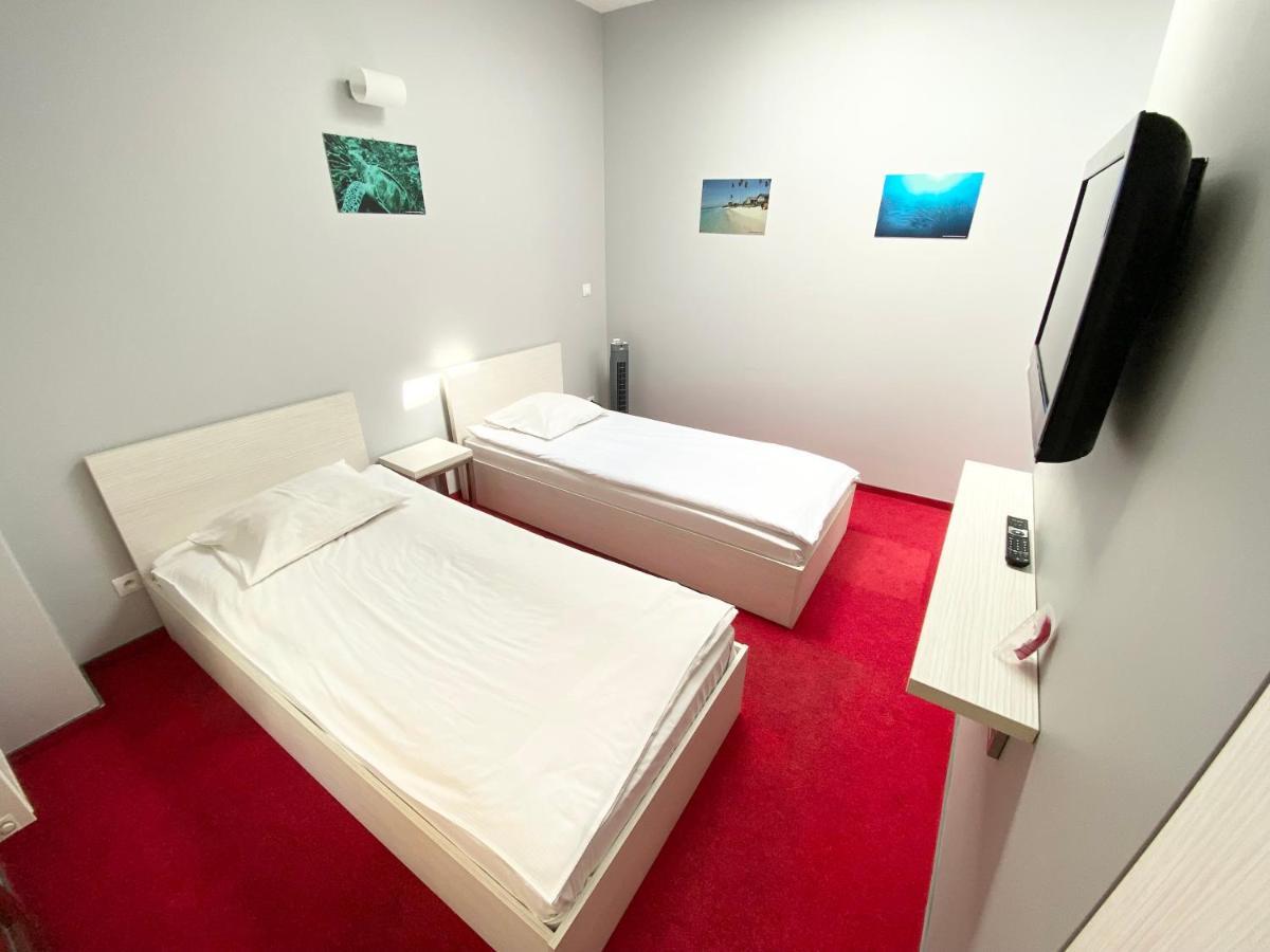 Hostel Promenada Rzeszów Extérieur photo