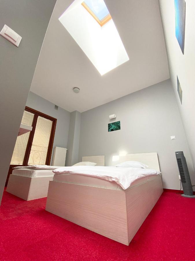Hostel Promenada Rzeszów Extérieur photo